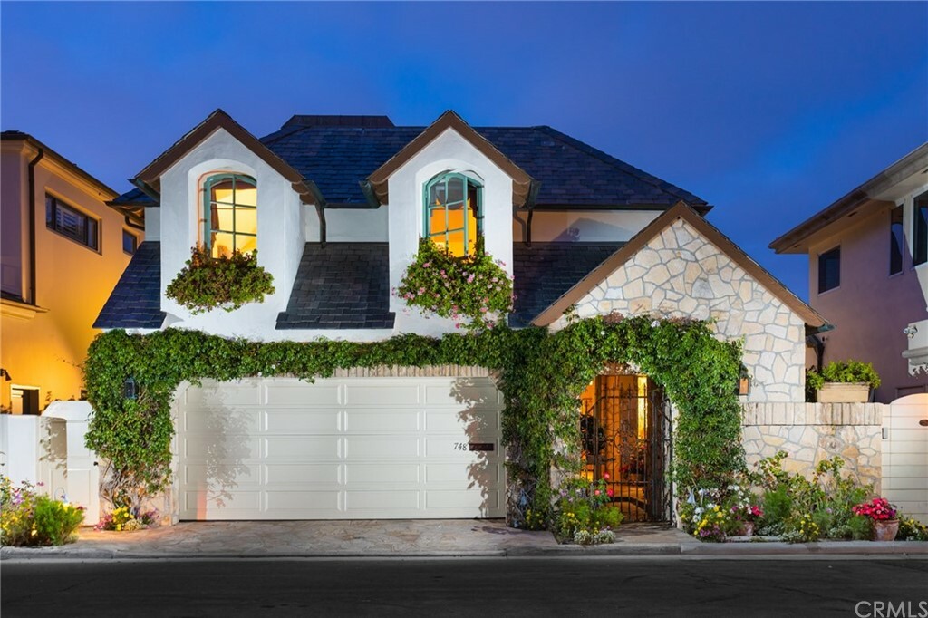 Property Photo: 748 Via Lido Nord CA 92663