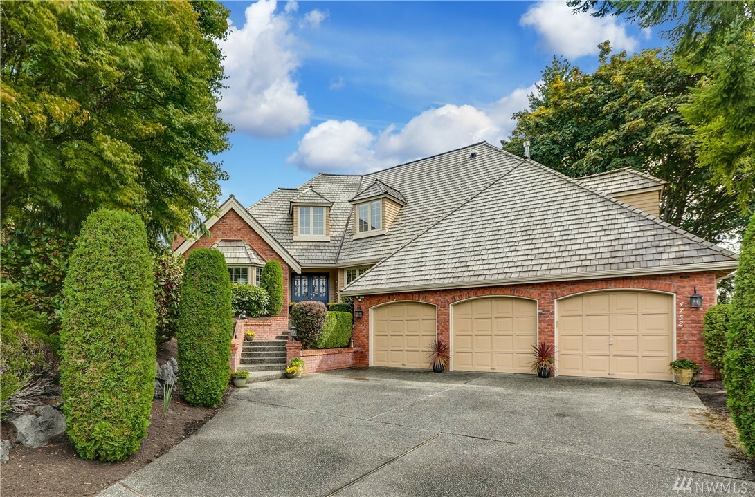 Property Photo: 4752 225th Ave SE WA 98075