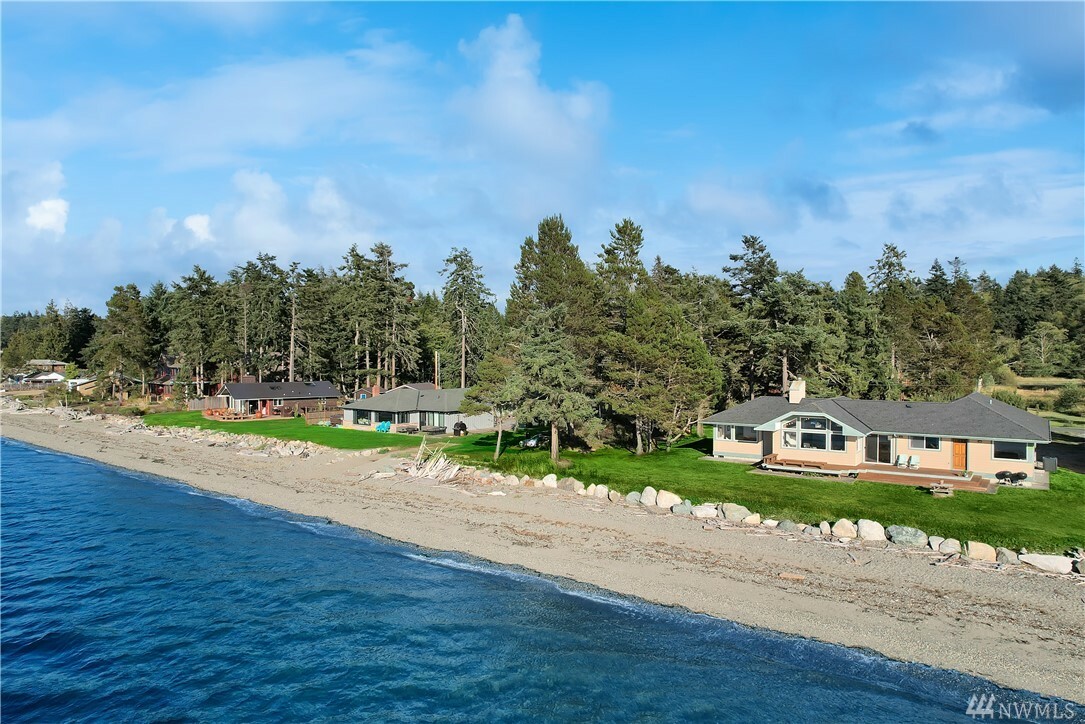 Property Photo:  6316 W Shore Rd  WA 98221 