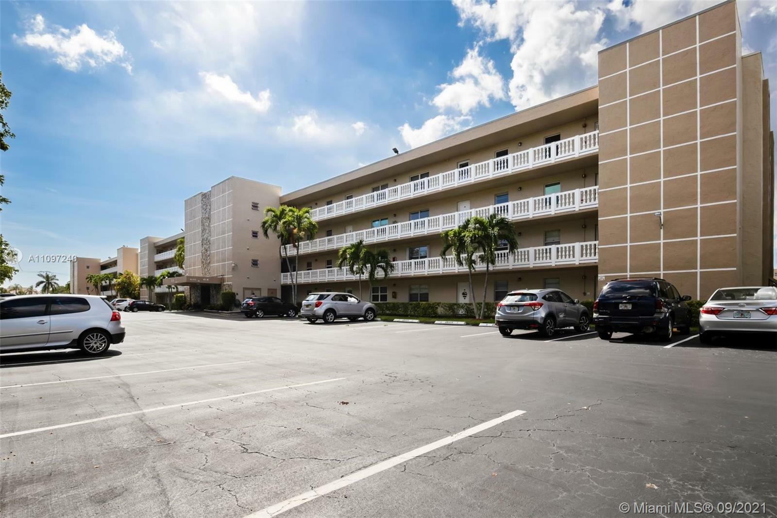 Property Photo: 414 SE 10th St 307 FL 33004