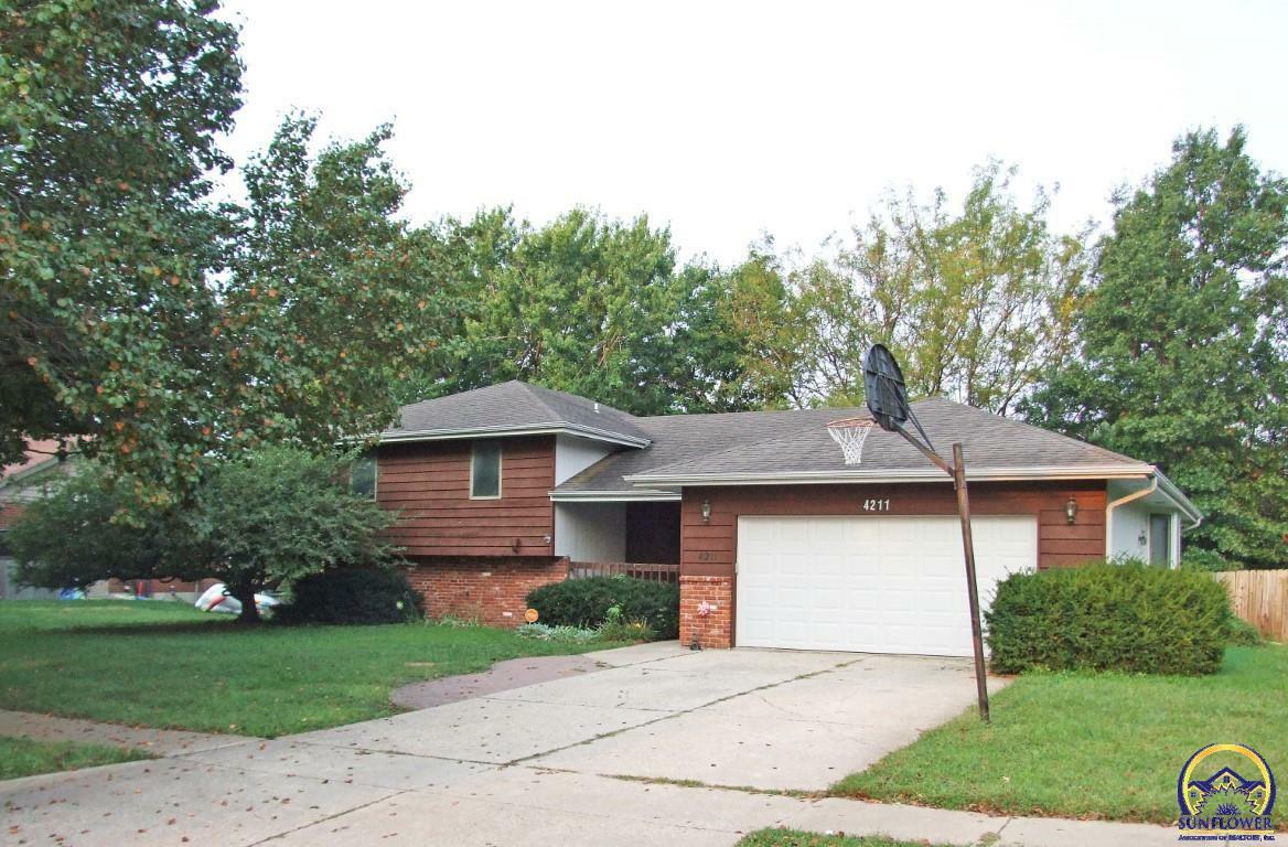 Property Photo:  4211 SE Minnesota Ave  KS 66609 