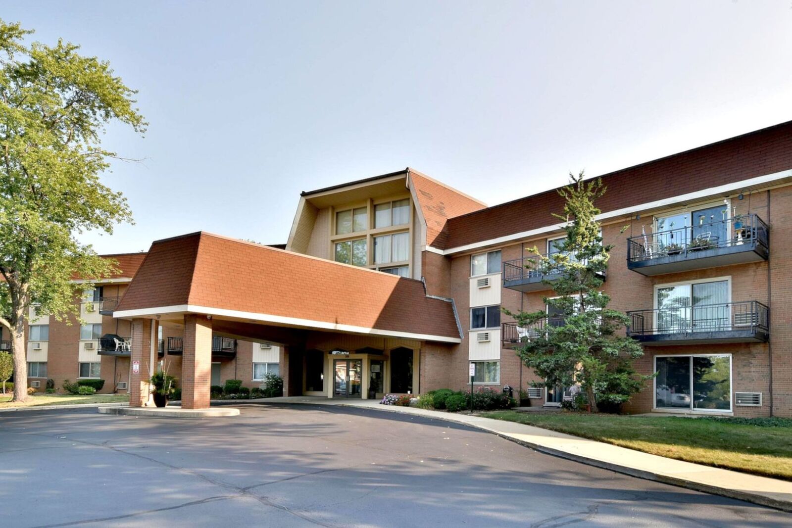 Property Photo:  1198 Royal Glen Drive 216  IL 60137 
