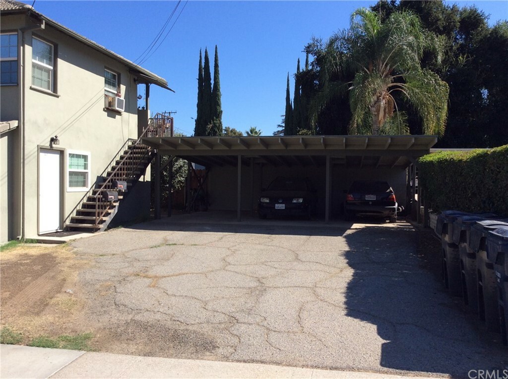 Property Photo:  631 Linda Place  CA 92373 