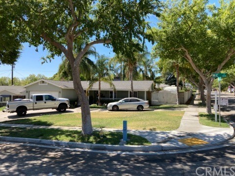 Property Photo: 5194 N E Street CA 92407