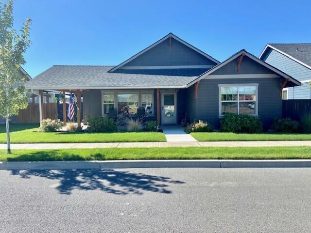 Property Photo: 721 NE Trestle Street OR 97754