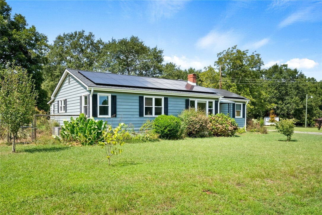 Property Photo: 312 Oak Drive Extension SC 29654