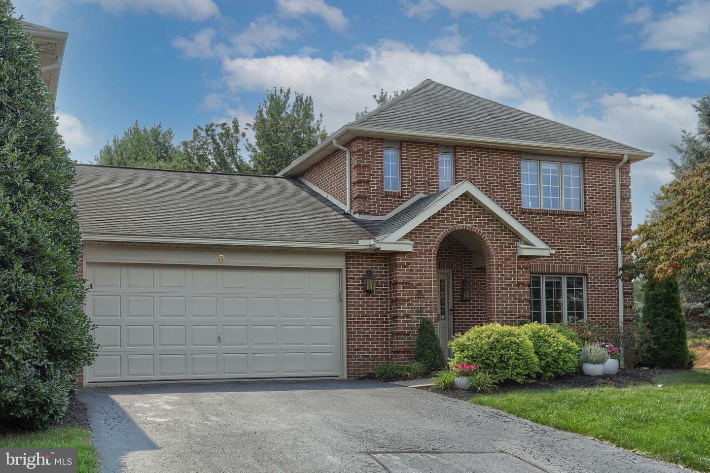 Property Photo:  8 Golden Court  PA 17033 
