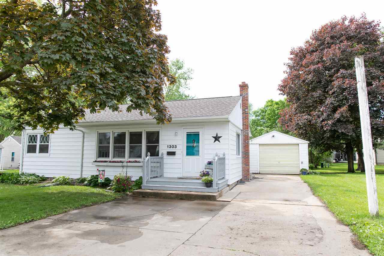 Property Photo:  1303 SW 2nd Avenue  IA 50677 