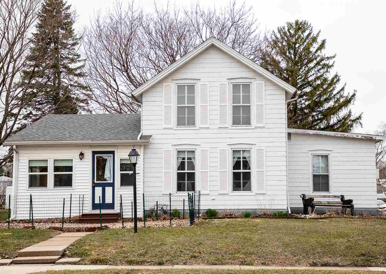 Property Photo:  321 3rd Street NW  IA 50677 