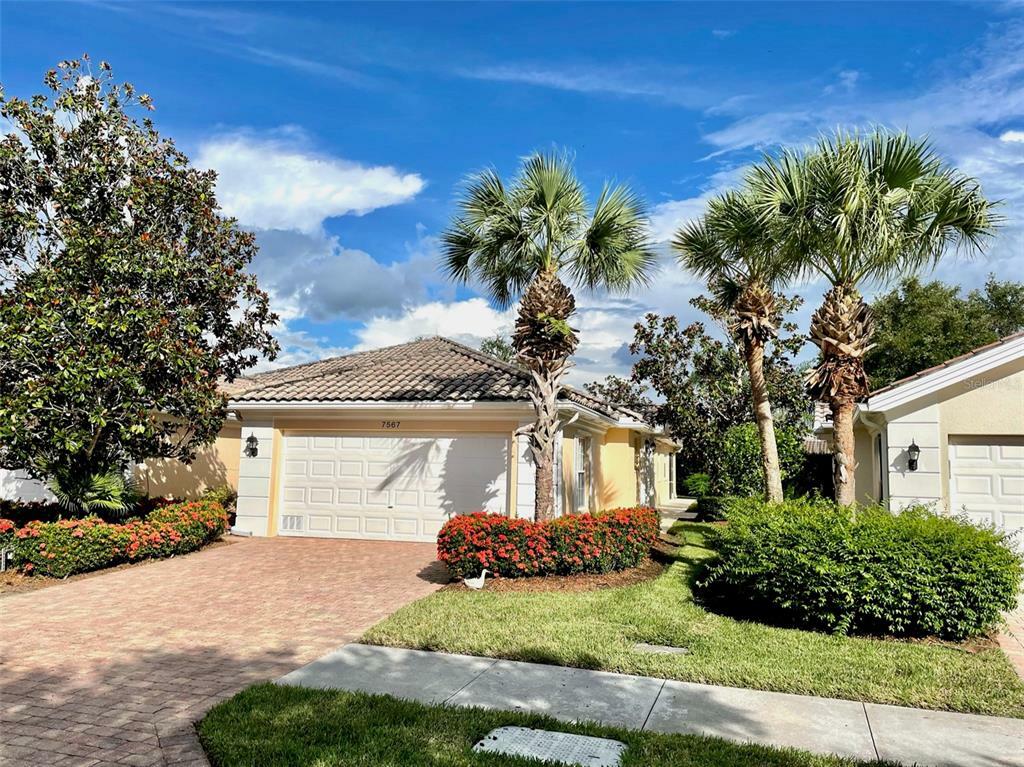 Property Photo:  7567 Quinto Drive  FL 34238 