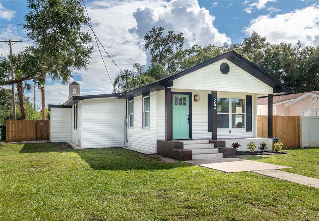 Property Photo:  202 W Jean Street  FL 33604 