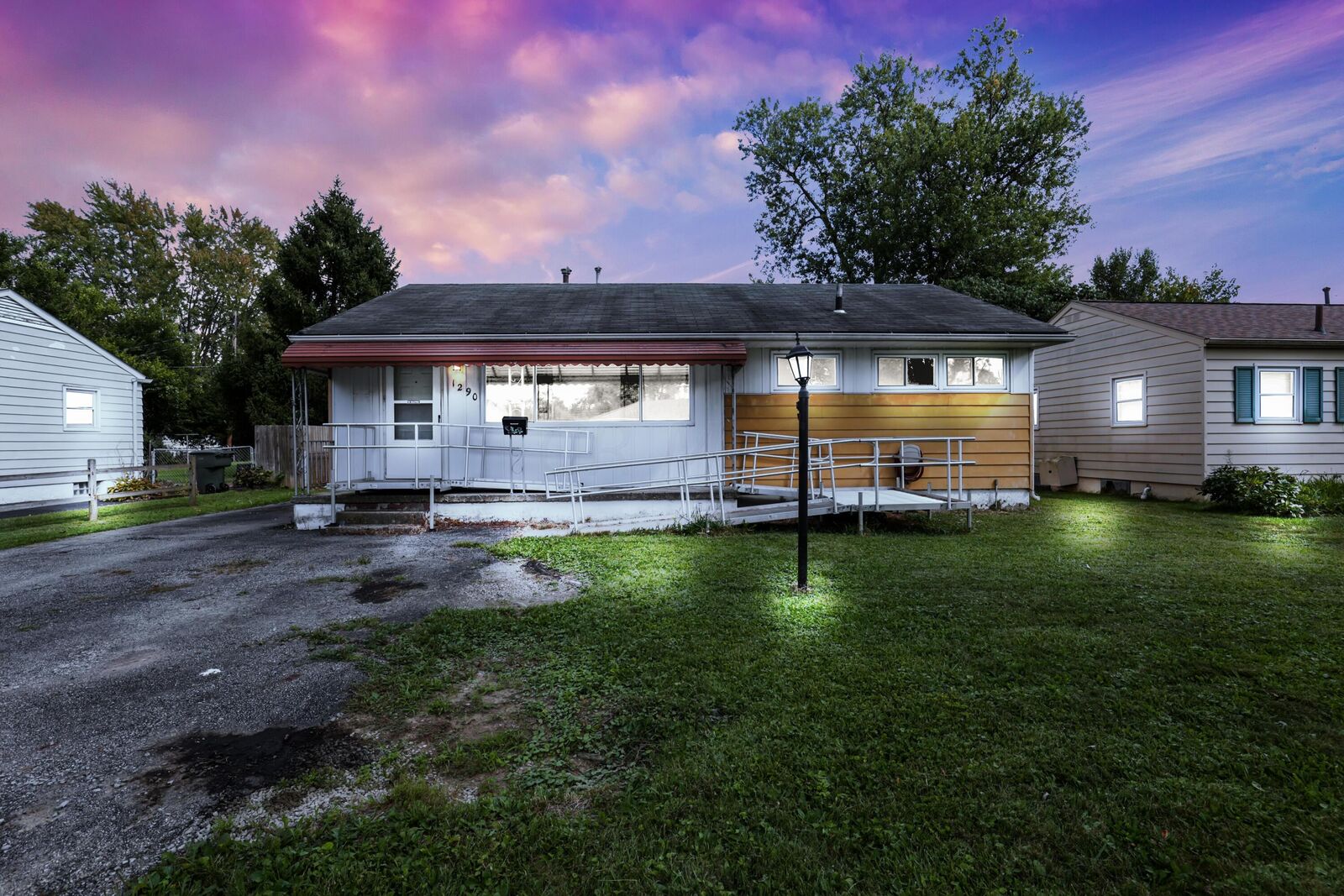 Property Photo:  1290 Maetzel Drive  OH 43227 