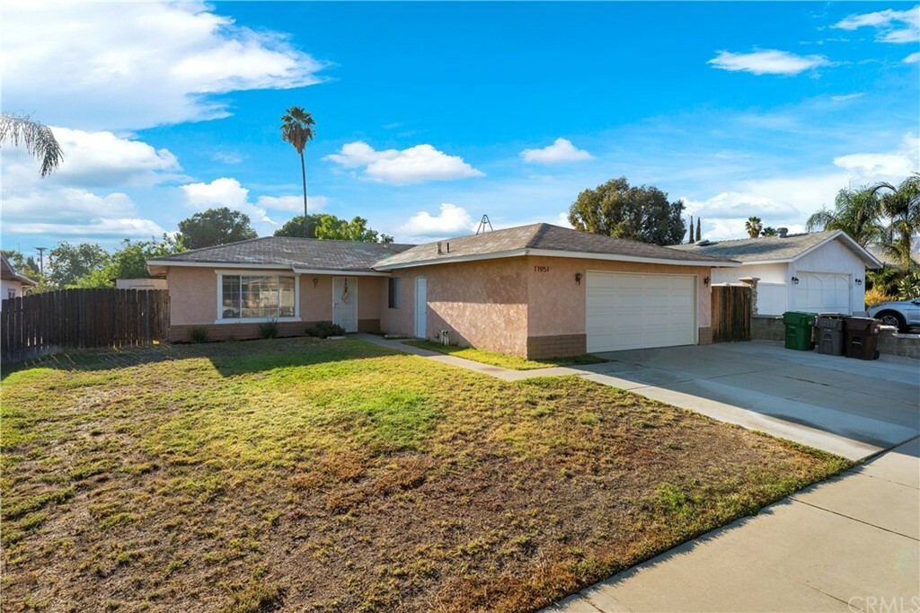 Property Photo:  11951 Weller Place  CA 92557 