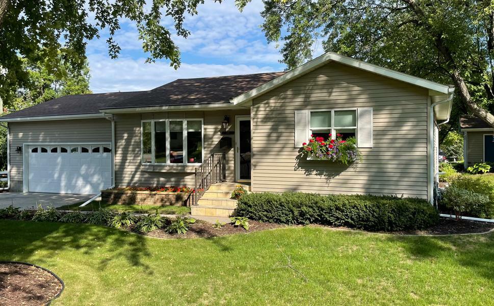 Property Photo:  819 S Martin Street  MN 56537 