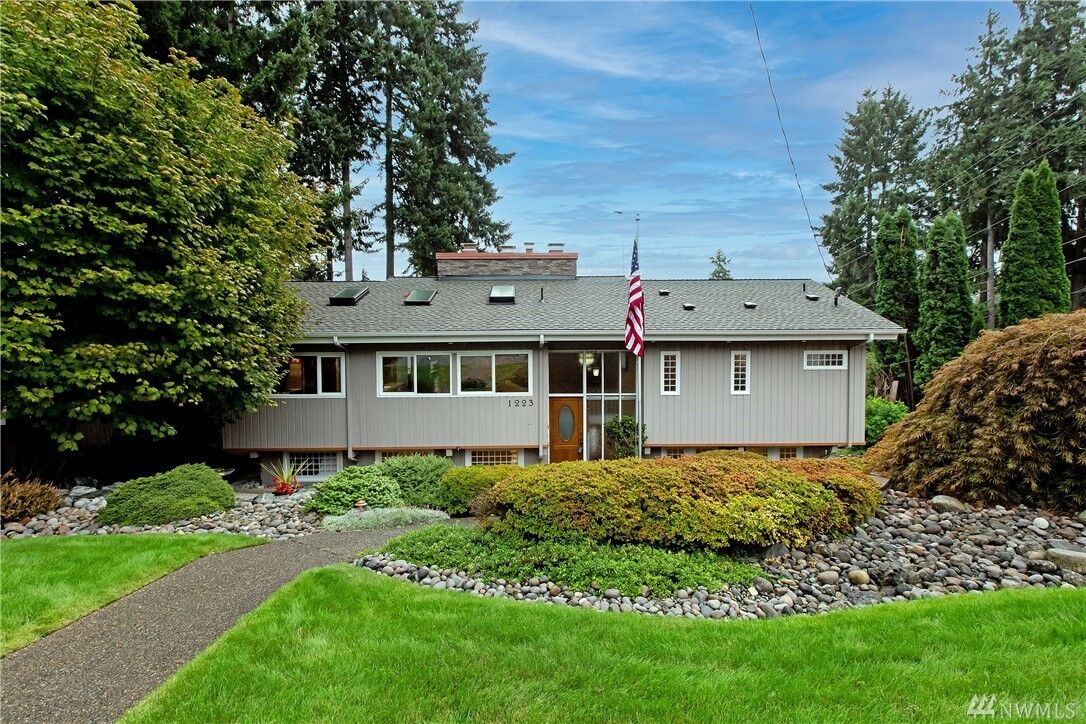 Property Photo: 1223 Contra Costa Ave WA 98466