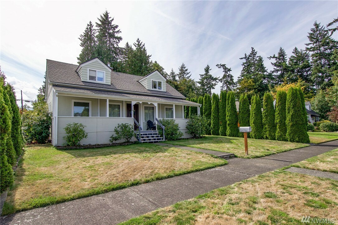 Property Photo:  316 W 12th St  WA 98362 