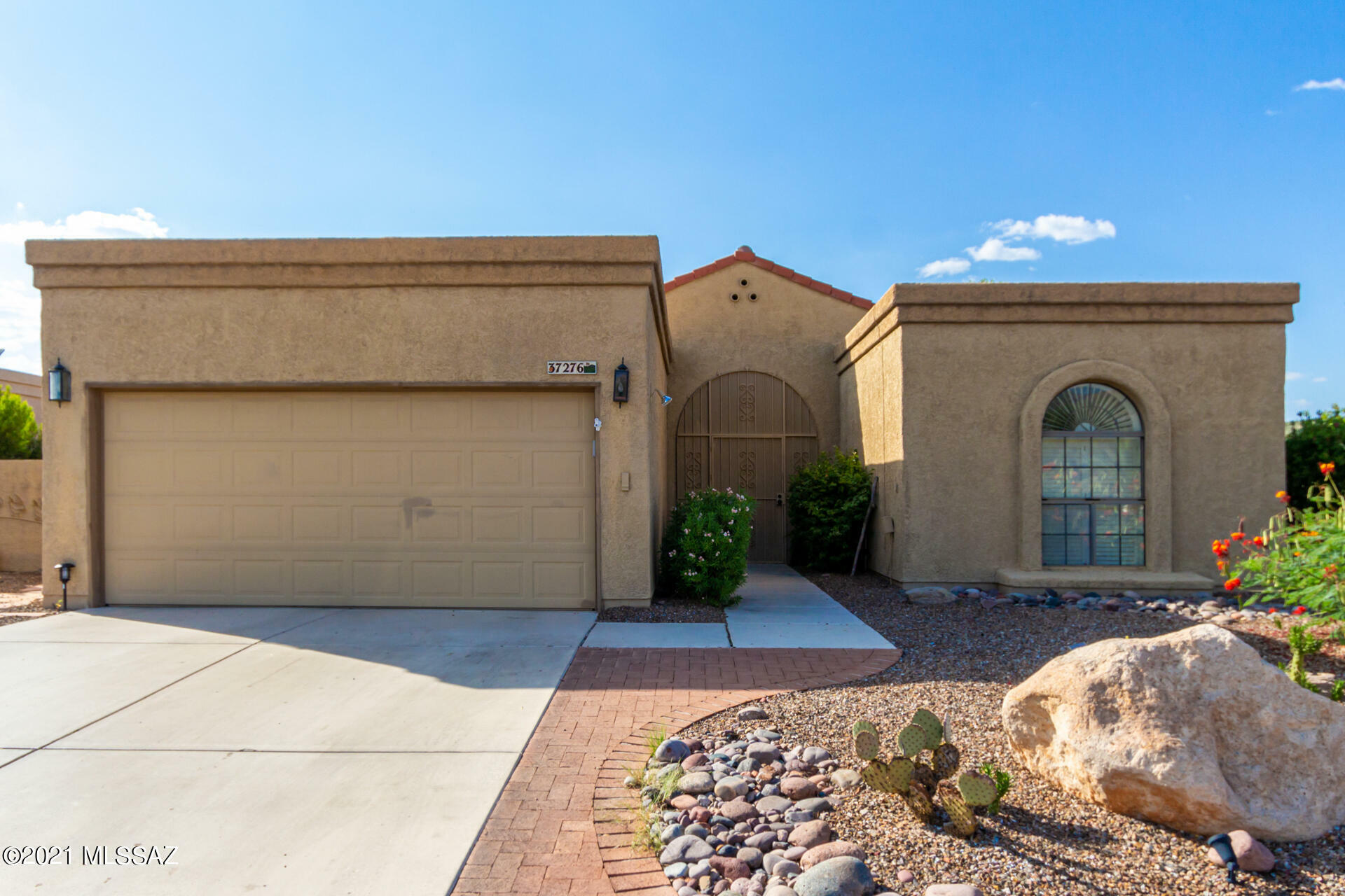 Property Photo: 37276 S Blackfoot Drive AZ 85739