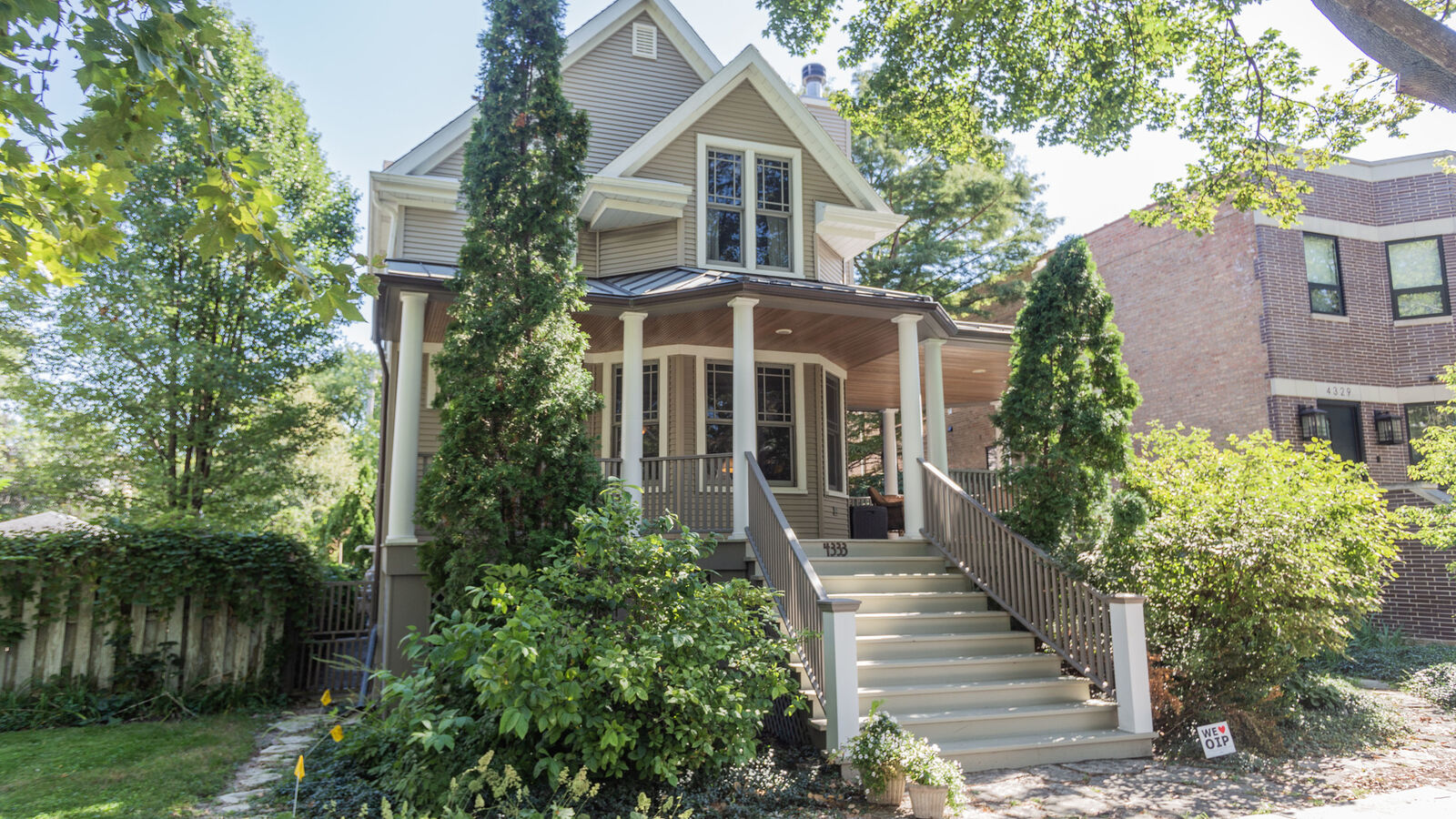 Property Photo: 4333 N Kildare Avenue IL 60641