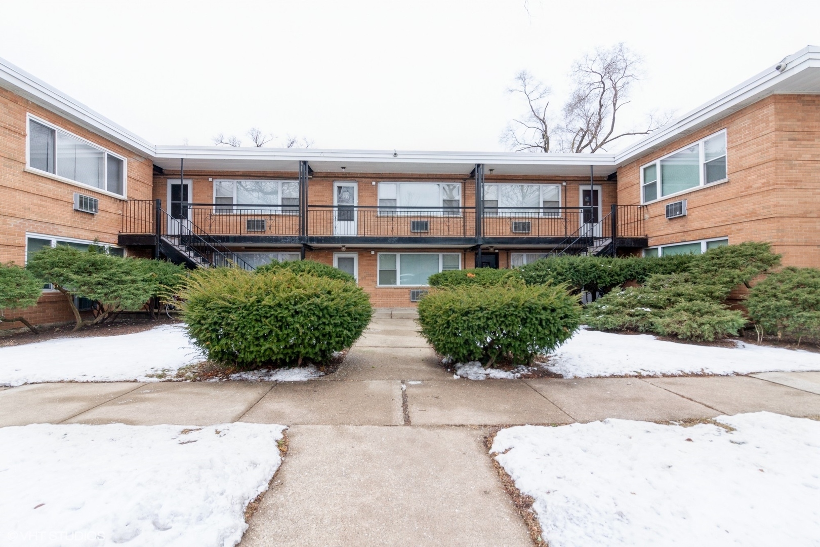 Property Photo: 405 Austin Street 5 IL 60515