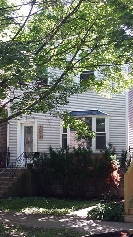 Property Photo: 1241 W Victoria Street IL 60660