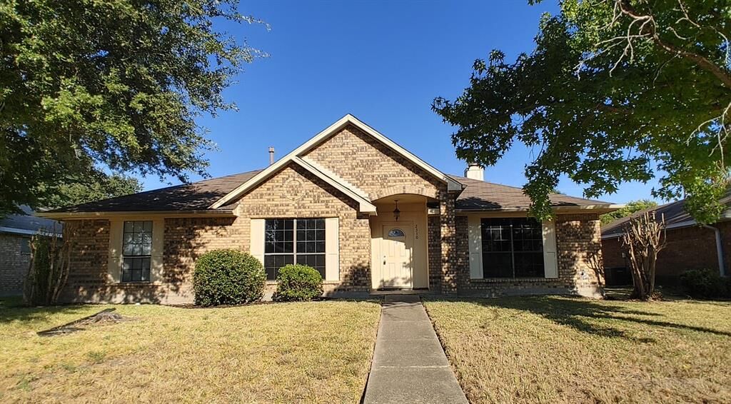 Property Photo: 2310 Tangleridge Lane TX 75088