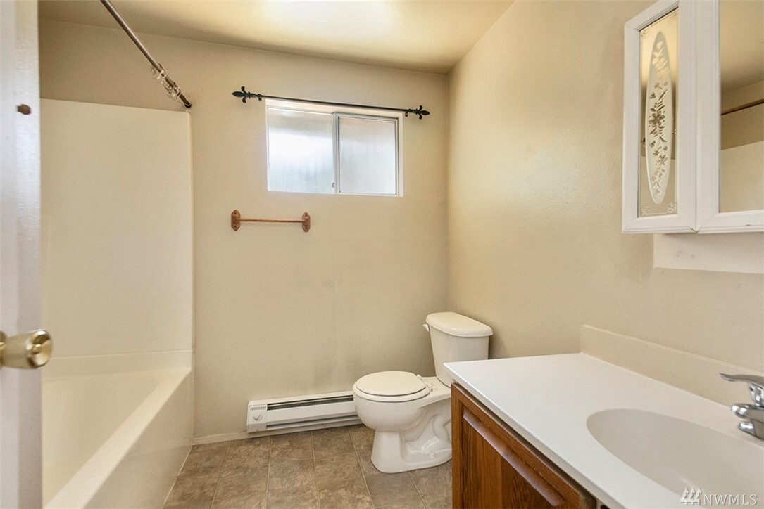 Property Photo: 5058 Hodges Ave WA 98260