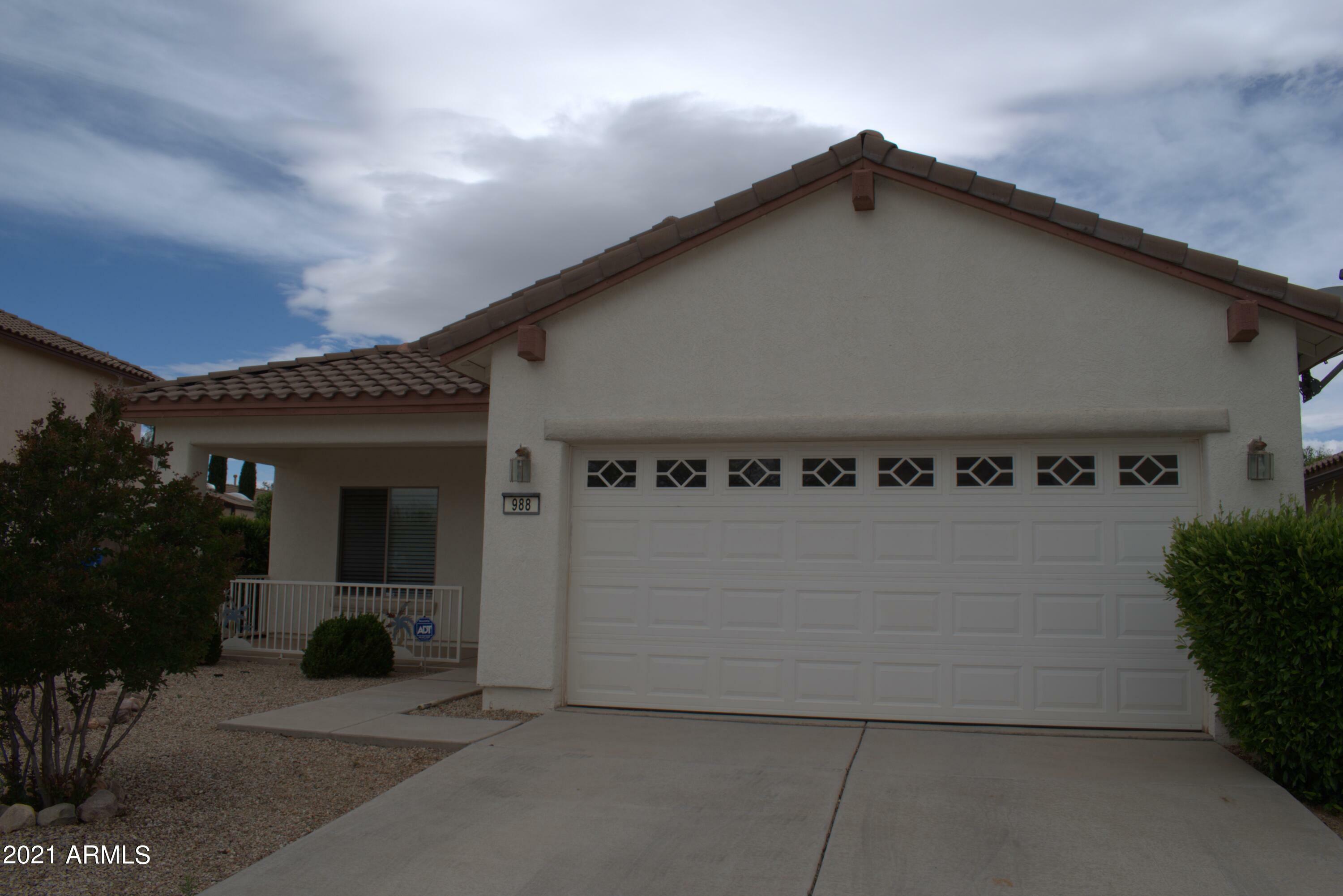 Property Photo:  988 Estancia Drive  AZ 85635 