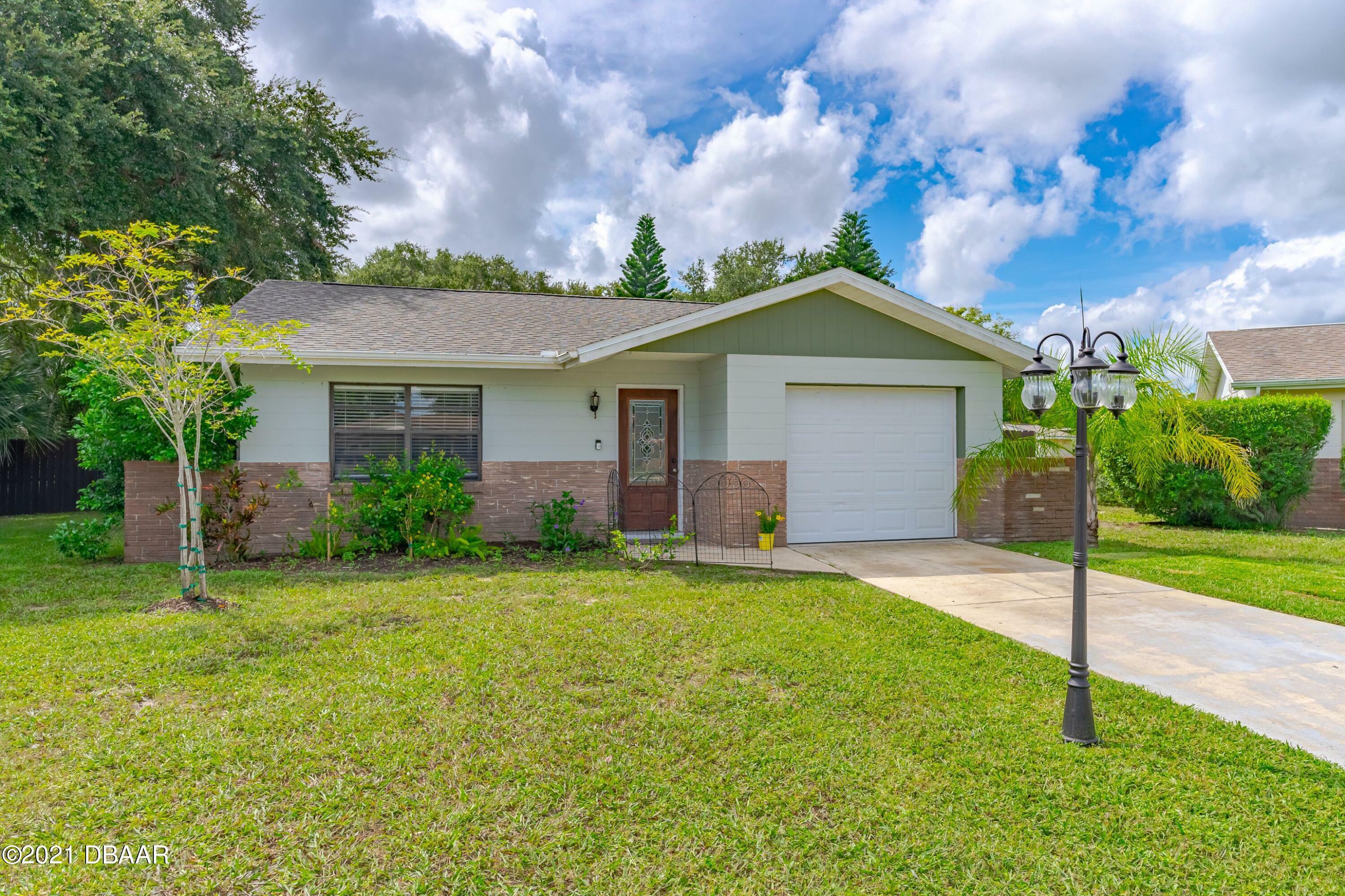 Property Photo:  1132 Margate Court  FL 32127 