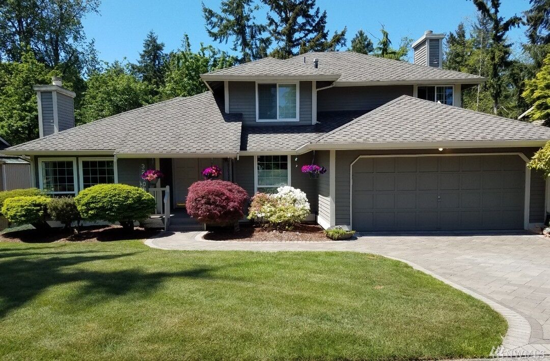 Property Photo:  32409 8th Ave SW  WA 98023 