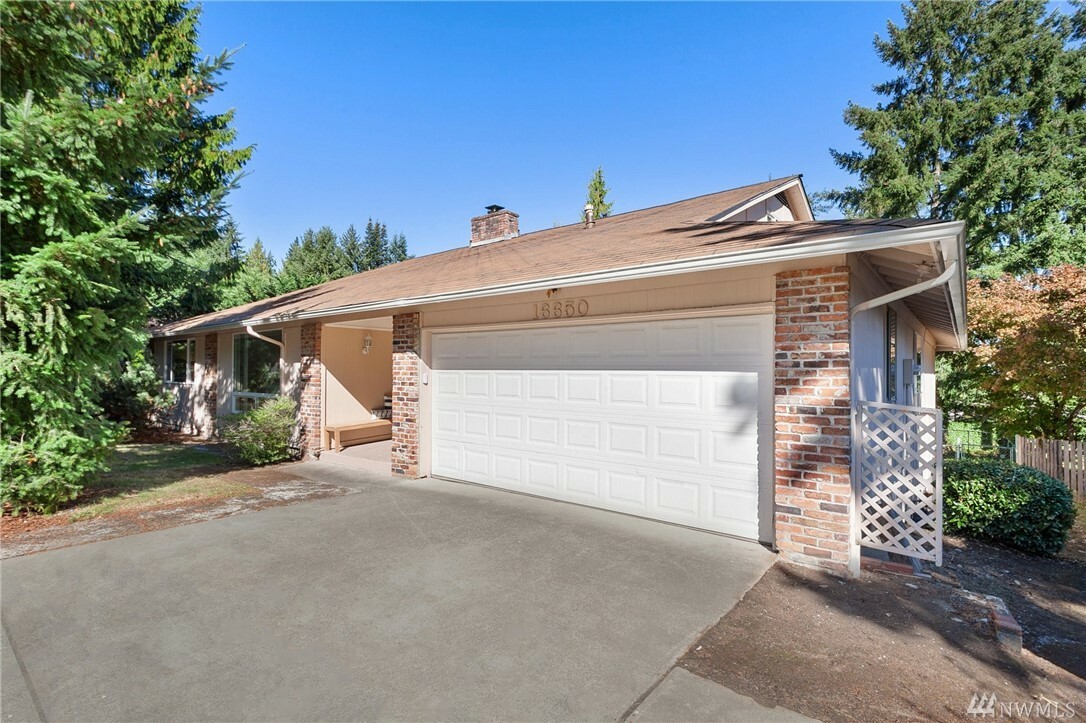 Property Photo:  16650 NE 30th St  WA 98008 