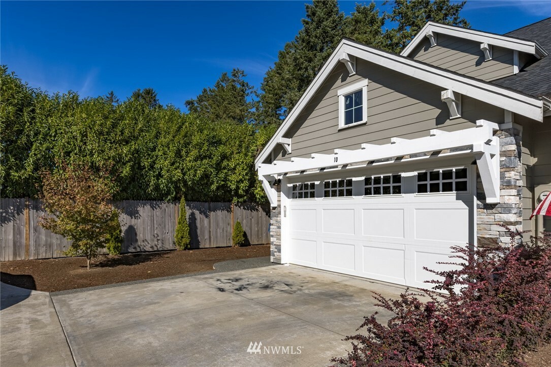 Property Photo:  2200 Greenview Circle 10  WA 98264 