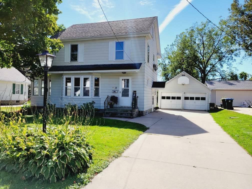 Property Photo:  425 Howard Street  WI 54971 