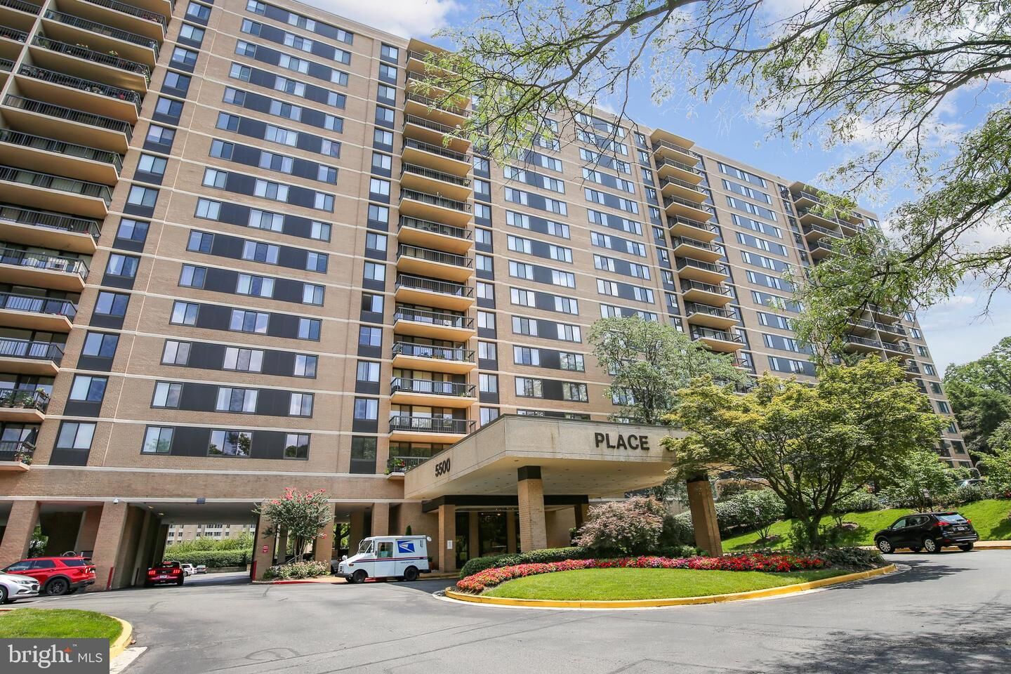 Property Photo: 5500 #317 Holmes Run Parkway 317 VA 22304