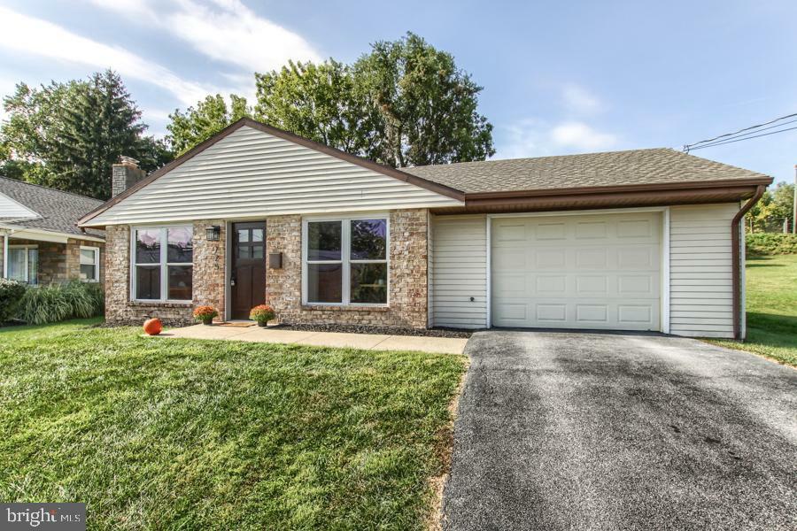 Property Photo: 725 Walnut Street PA 17043