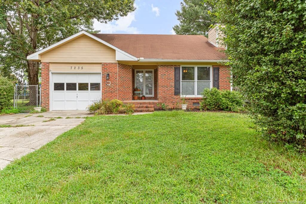 Property Photo: 7235 Montoro Court NC 28314