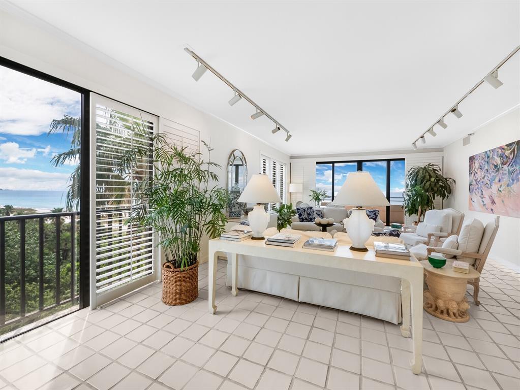 Property Photo: 1425 Gulf Of Mexico Drive 501 FL 34228