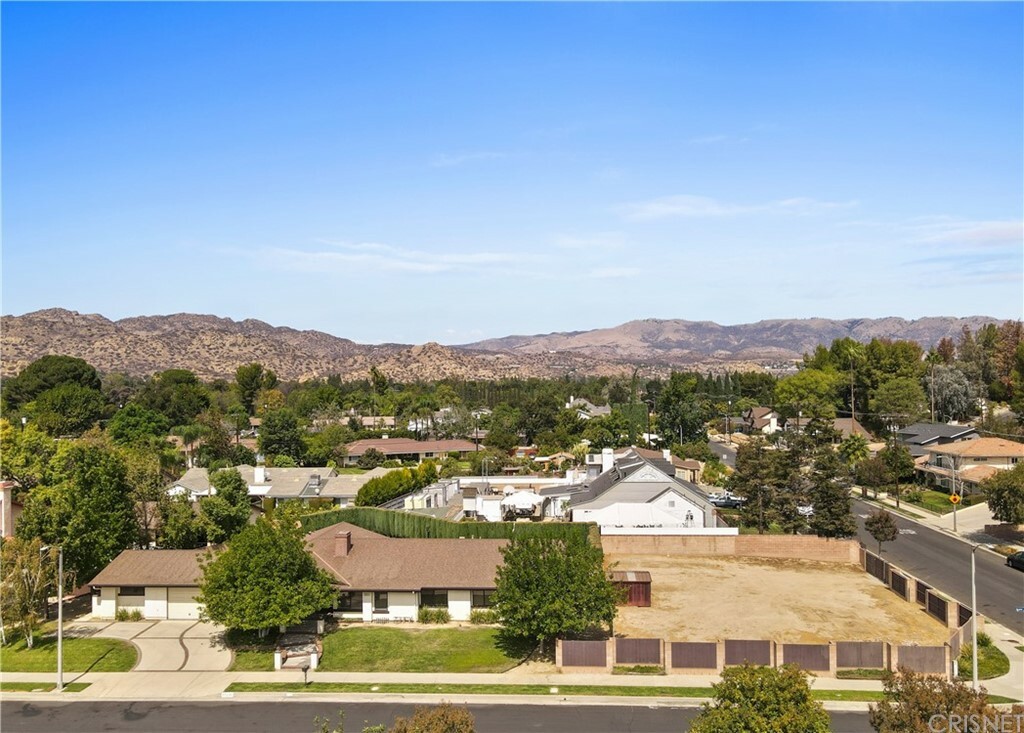 Property Photo:  22211 Acorn Street  CA 91311 