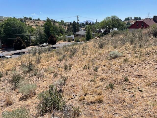 Property Photo:  932/942 California Avenue  OR 97601 