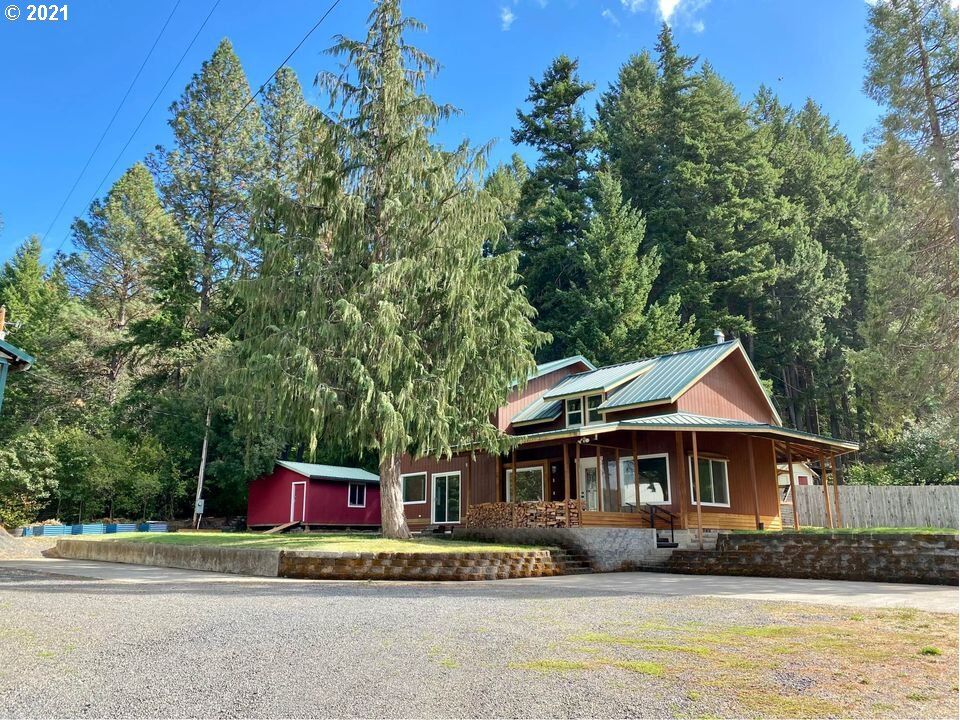Property Photo:  4 Cedar Ln  WA 98672 