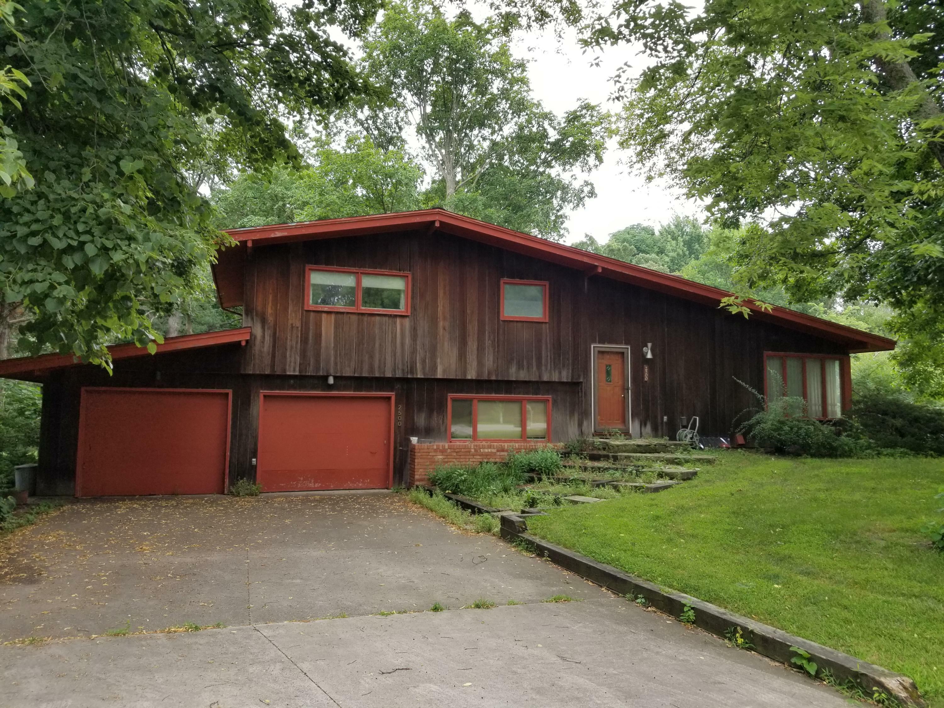 Property Photo:  2500 Timberland Road  IA 50014 