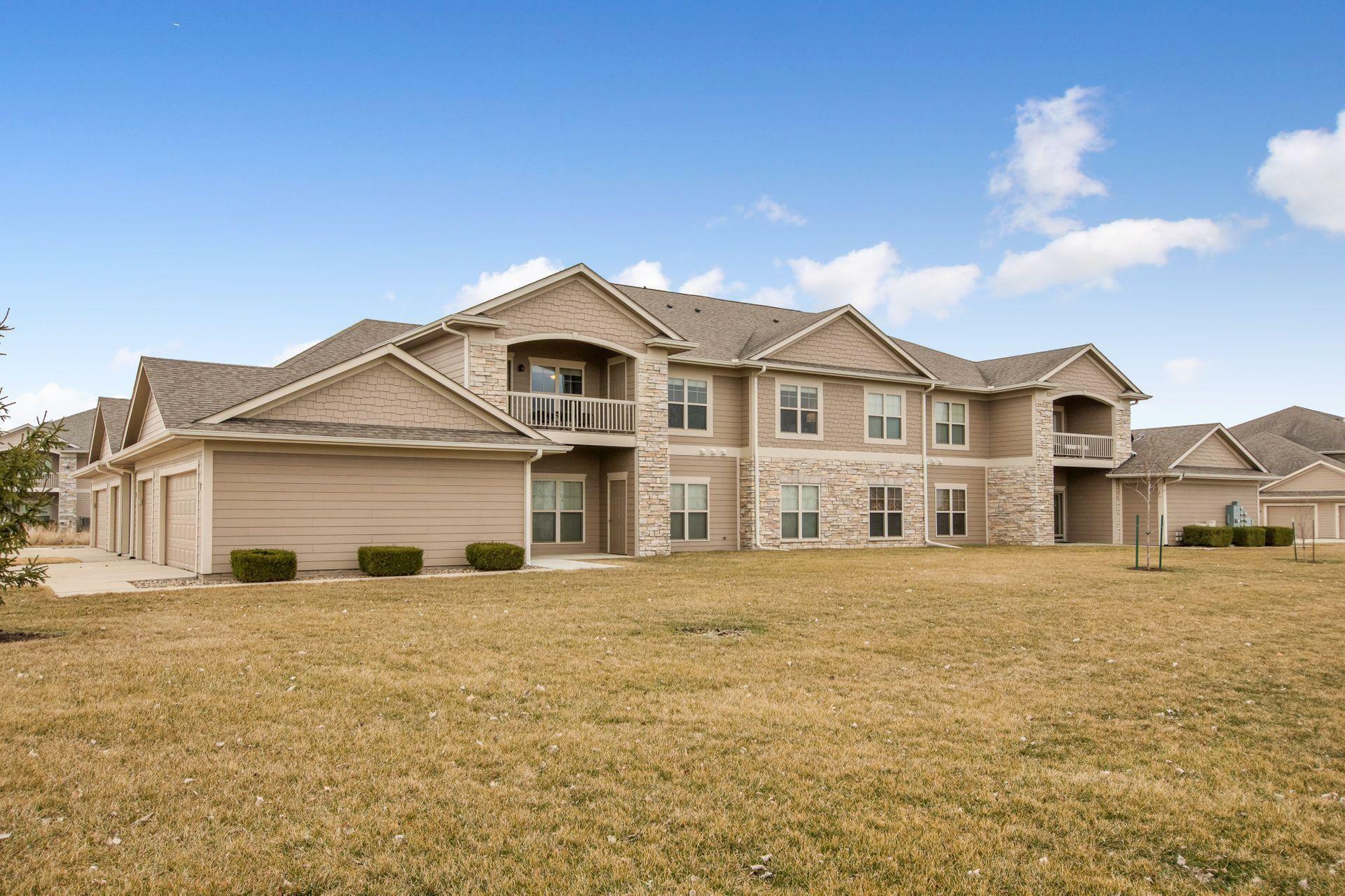 Property Photo:  2502 NE Oak Drive 8  IA 50021 