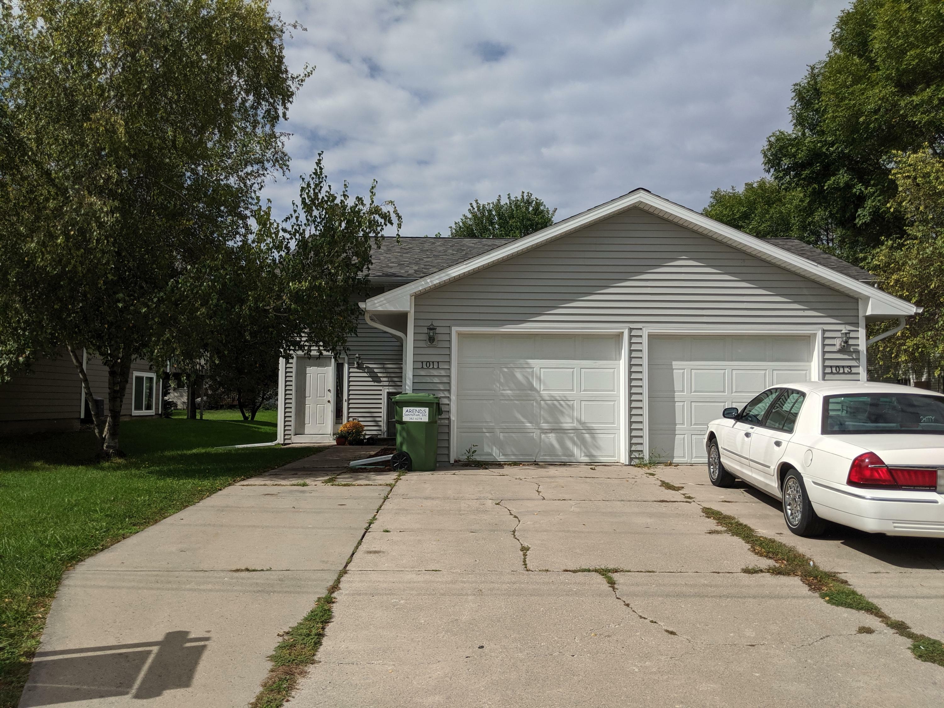 Property Photo:  1011-1013 Delaware Avenue  IA 50014 