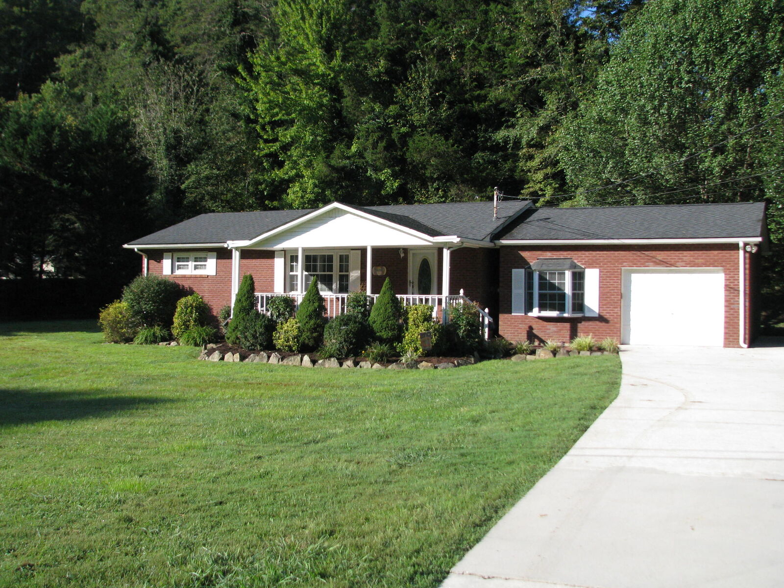 Property Photo: 136 Little Emory Rd TN 37748