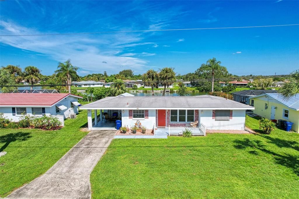 Property Photo: 517 La Gorce Drive FL 34293