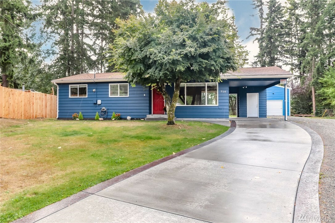 Property Photo:  716 126th St SE  WA 98208 