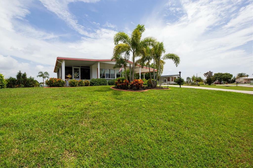 Property Photo:  1355 Kiskadee Drive  FL 34224 