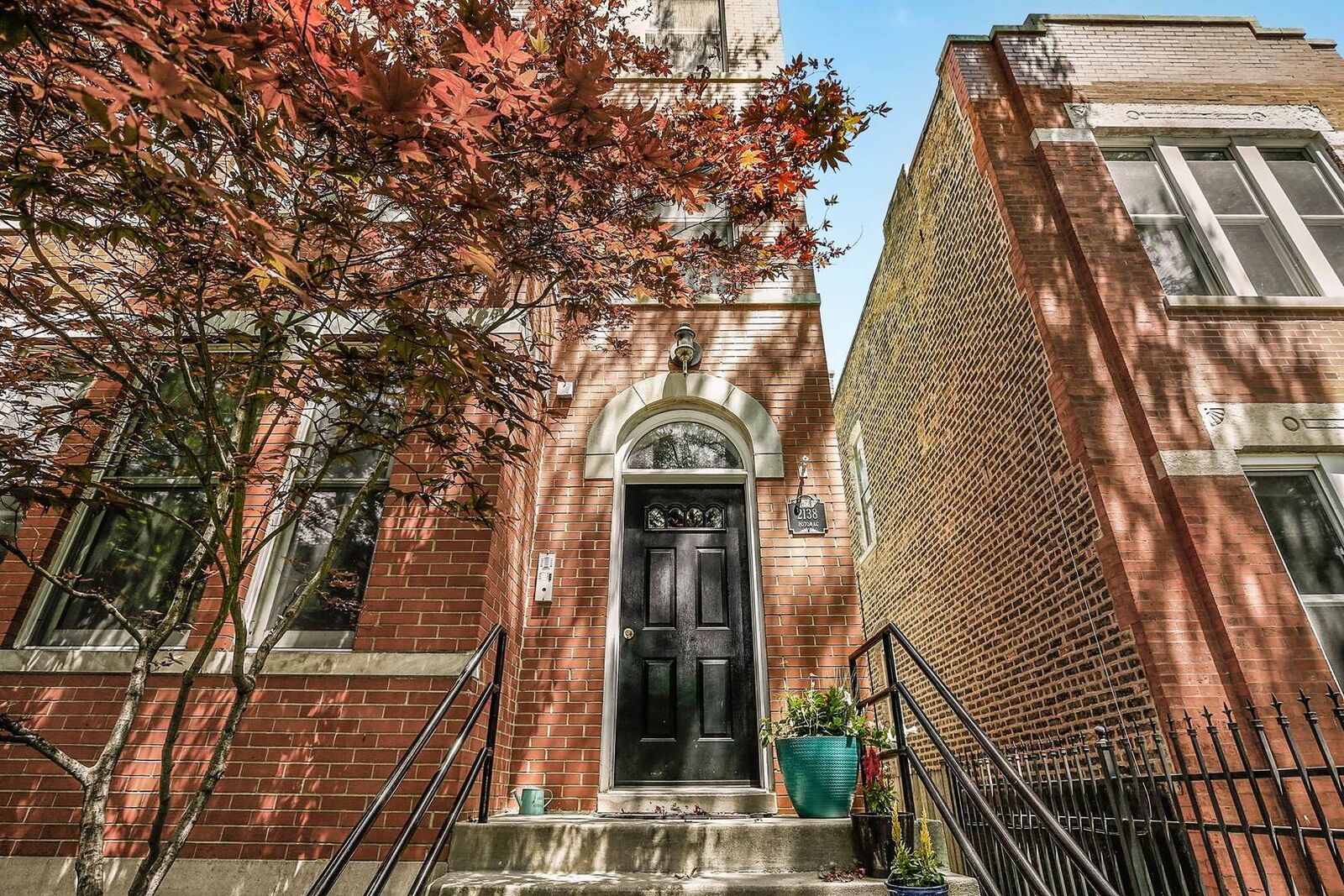 Property Photo: 2138 W Potomac Avenue 3 IL 60622