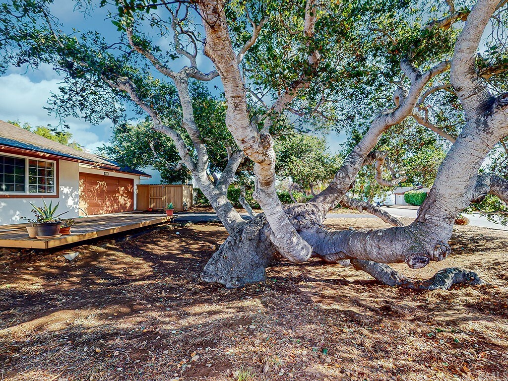 Property Photo:  2345 Crest Avenue  CA 93402 