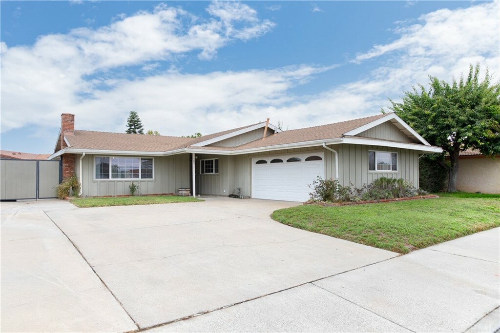 Property Photo:  1609 La Salle Drive  CA 93454 