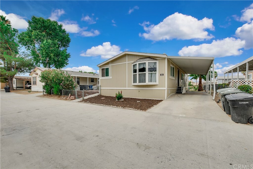 Property Photo:  913 S Grand Avenue 55  CA 92582 